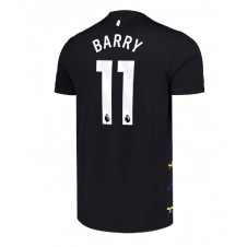Everton Thierno Barry #11 Tredjedrakt 2025-26 Kortermet Everton Thierno Barry #11 Tredjedrakt 2025-26 Kortermet
